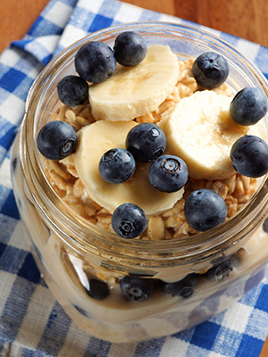 Overnight Oatmeal with Blueberries and Bananas